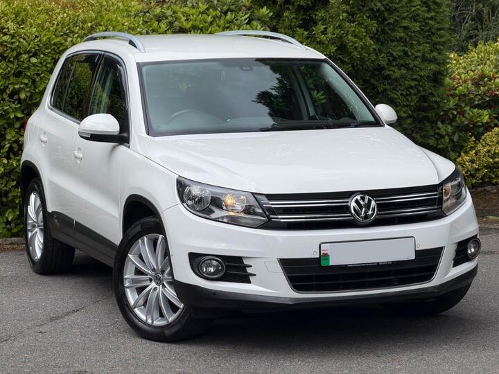 Volkswagen TIGUAN 2.0 TDI BlueMotion Tech Match DSG 4WD Euro 5 (s/s) 5dr Volkswagen TIGUAN 2.0 TDI BlueMotion Tech Match DSG 4WD Euro 5 (s/s) 5dr