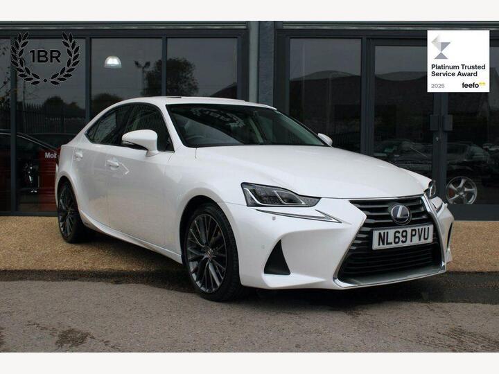 Lexus IS 2.5 300h Takumi E-CVT Euro 6 (s/s) 4dr