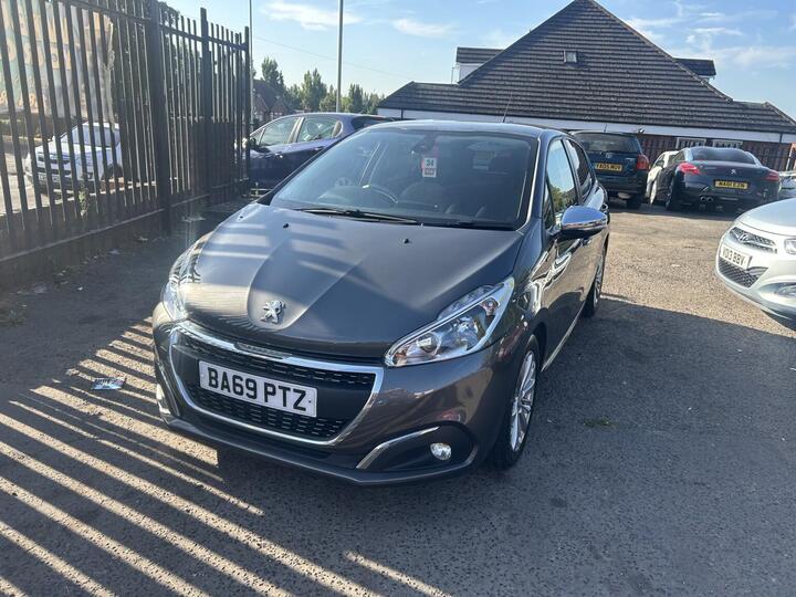 Peugeot 208 1.2 PureTech Signature Euro 6 (s/s) 5dr