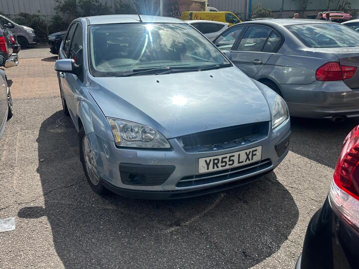 Ford Focus 1.6 Ghia 5dr