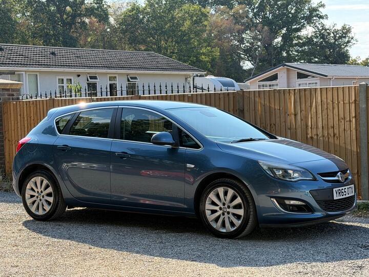 Vauxhall Astra 1.6i Elite Euro 6 5dr