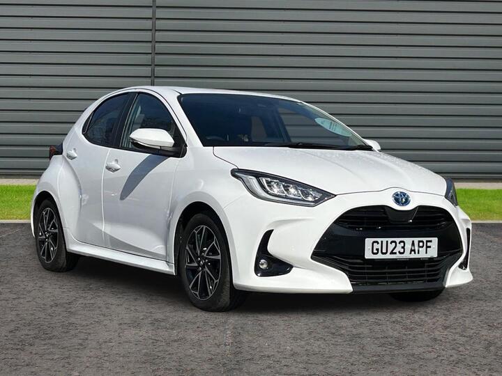 Toyota Yaris 1.5 VVT-h Design E-CVT Euro 6 (s/s) 5dr