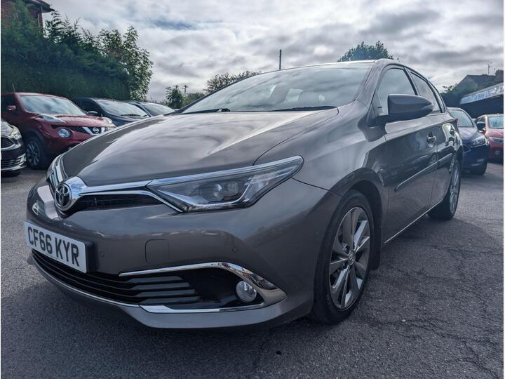 Toyota Auris 1.6 D-4D Excel Euro 6 (s/s) 5dr (Safety Sense)