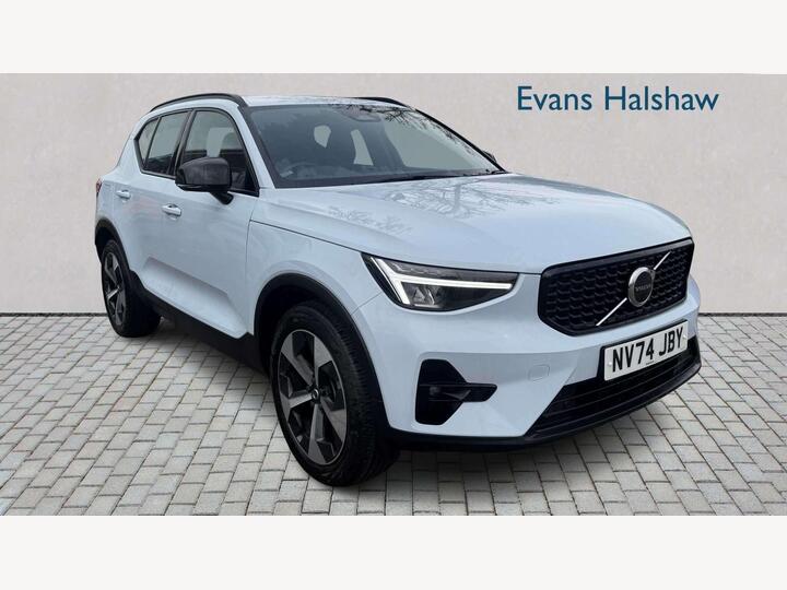 Volvo XC40 ESTATE 2.0 B4P Plus Dark 5dr Auto