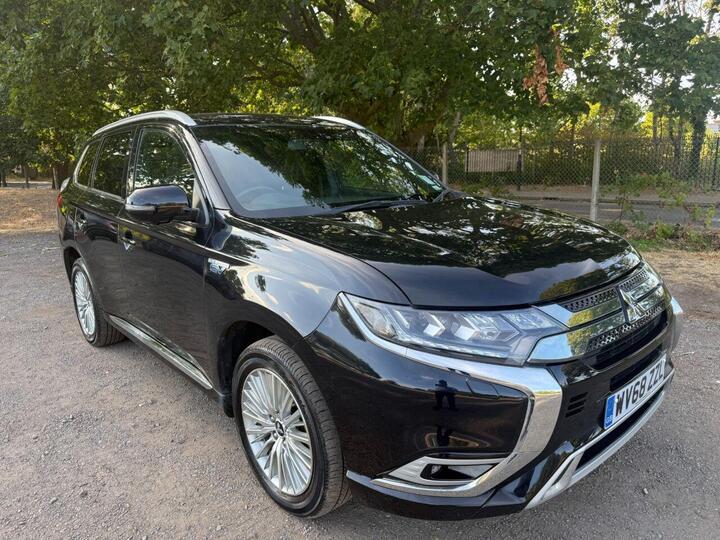 Mitsubishi OUTLANDER 2.4h TwinMotor 13.8kWh 4h CVT 4WD Euro 6 (s/s) 5dr