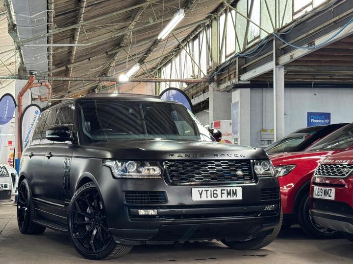 Land Rover Range Rover 4.4 SD V8 Vogue Auto 4WD Euro 6 (s/s) 5dr Land Rover Range Rover 4.4 SD V8 Vogue Auto 4WD Euro 6 (s/s) 5dr