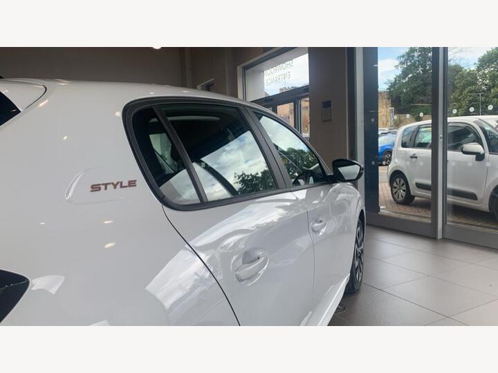 Peugeot 208 1.2 PureTech Style Euro 6 (s/s) 5dr