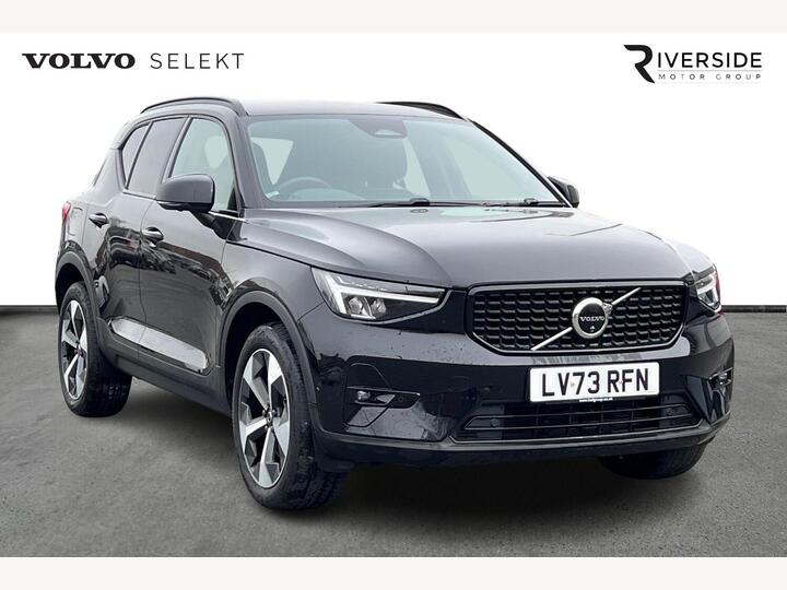 Volvo XC40 2.0 B4 MHEV Plus Dark DCT Auto Euro 6 (s/s) 5dr