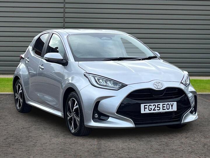 Toyota Yaris 1.5 VVT-h Design E-CVT Euro 6 (s/s) 5dr