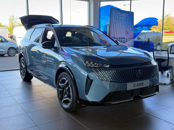 Peugeot E-5008 73kWh GT Auto 5dr