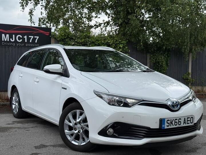 Toyota Auris 1.8 VVT-h Business Edition Touring Sports CVT Euro 6 (s/s) 5dr Toyota Auris 1.8 VVT-h Business Edition Touring Sports CVT Euro 6 (s/s) 5dr