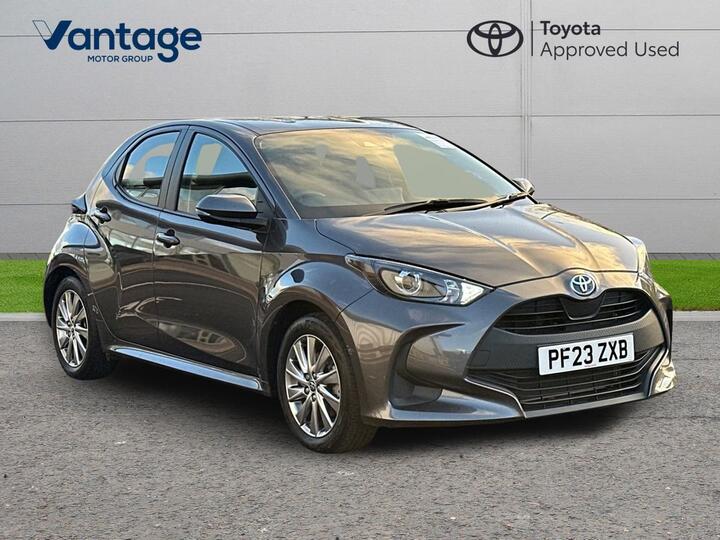 Toyota Yaris 1.5 VVT-h Icon E-CVT Euro 6 (s/s) 5dr Toyota Yaris 1.5 VVT-h Icon E-CVT Euro 6 (s/s) 5dr