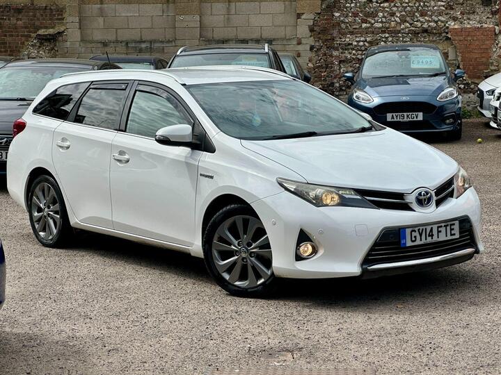 Toyota Auris 1.8 VVT-h Excel Touring Sports CVT Euro 5 (s/s) 5dr Toyota Auris 1.8 VVT-h Excel Touring Sports CVT Euro 5 (s/s) 5dr