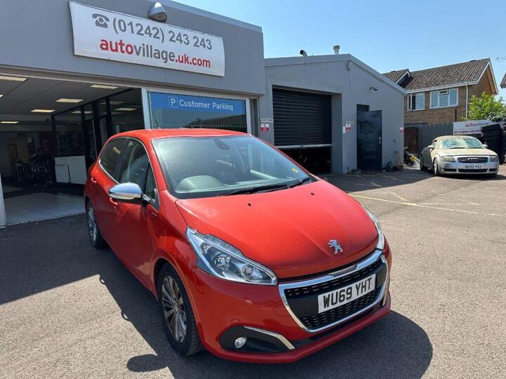 Peugeot 208 1.2 PureTech Signature Euro 6 (s/s) 5dr