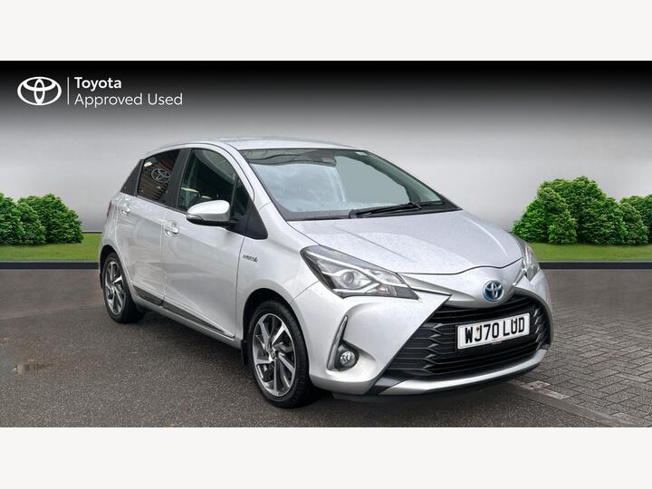 Toyota Yaris 1.5 VVT-h Y20 Bi-tone E-CVT Euro 6 (s/s) 5dr Toyota Yaris 1.5 VVT-h Y20 Bi-tone E-CVT Euro 6 (s/s) 5dr