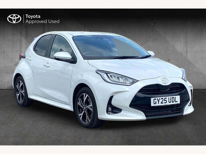 Toyota Yaris 1.5 VVT-h Design E-CVT Euro 6 (s/s) 5dr