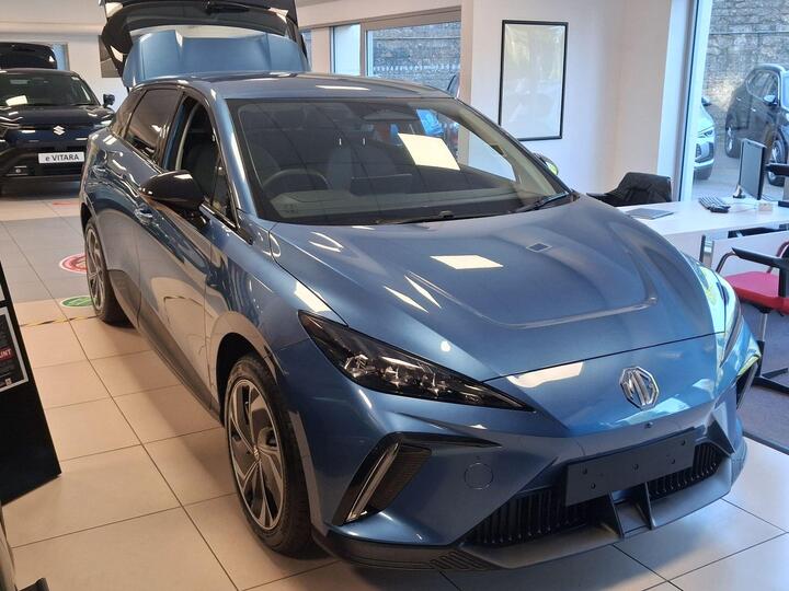 MG MG4 64kWh Premium Long Range Auto 5dr