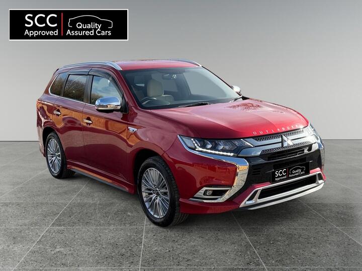 Mitsubishi Outlander 2.4h TwinMotor 13.8kWh 5h CVT 4WD Euro 6 (s/s) 5dr Mitsubishi Outlander 2.4h TwinMotor 13.8kWh 5h CVT 4WD Euro 6 (s/s) 5dr