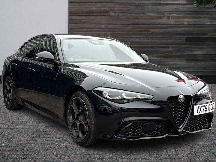 Alfa Romeo Giulia 2.0T Intensa Auto Euro 6 (s/s) 4dr Alfa Romeo Giulia 2.0T Intensa Auto Euro 6 (s/s) 4dr