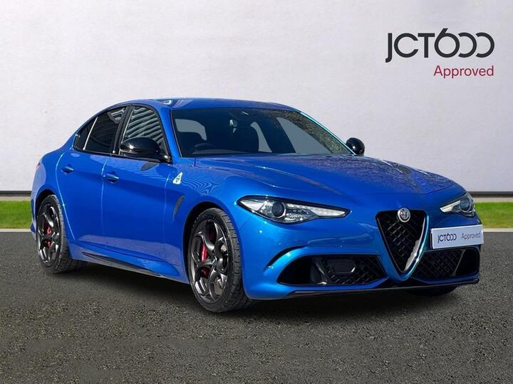 Alfa Romeo Giulia 2.9 V6 Bi-Turbo Quadrifoglio Auto Euro 6 (s/s) 4dr Alfa Romeo Giulia 2.9 V6 Bi-Turbo Quadrifoglio Auto Euro 6 (s/s) 4dr