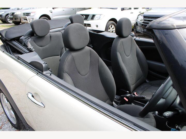 MINI Convertible 1.6 Cooper Euro 5 2dr MINI Convertible 1.6 Cooper Euro 5 2dr