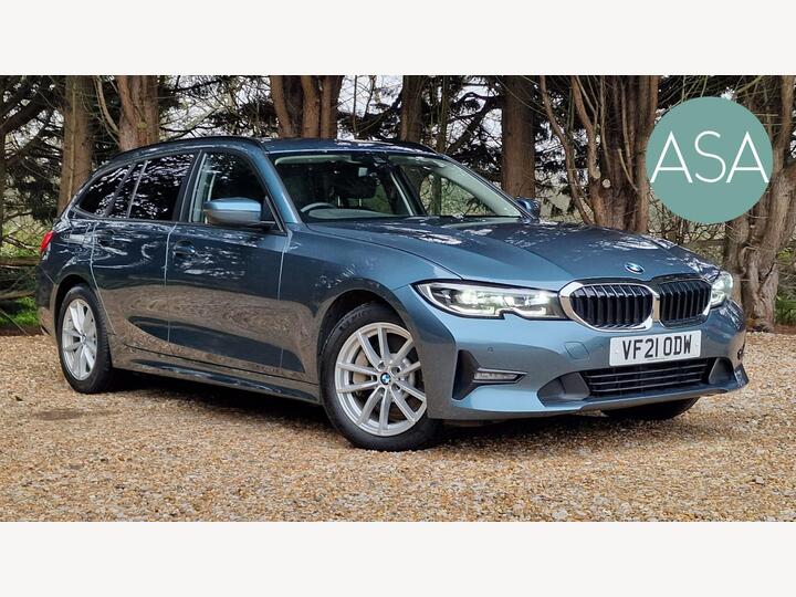 BMW 3 SERIES 2.0 330e 12kWh SE Pro Touring Auto Euro 6 (s/s) 5dr BMW 3 SERIES 2.0 330e 12kWh SE Pro Touring Auto Euro 6 (s/s) 5dr