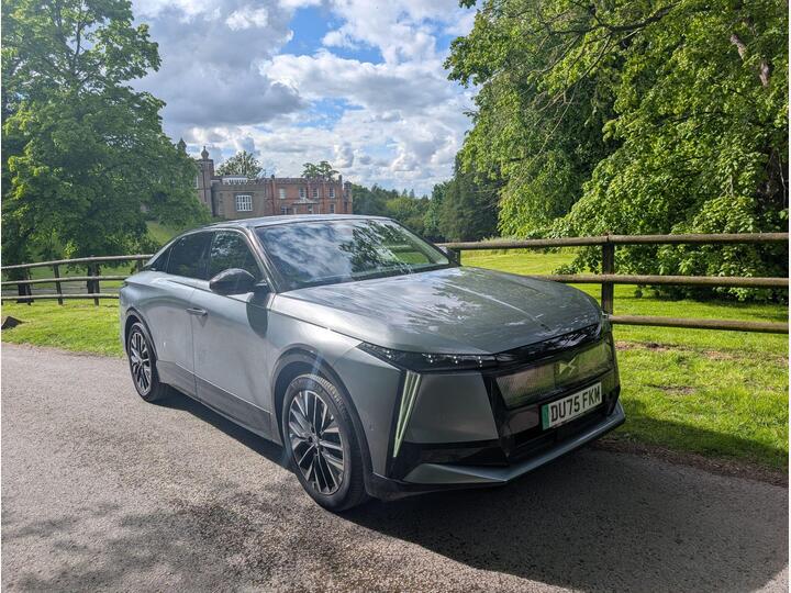 DS AUTOMOBILES DS No8 E-TENSE 74kWh Etoile Coupe Auto 5dr