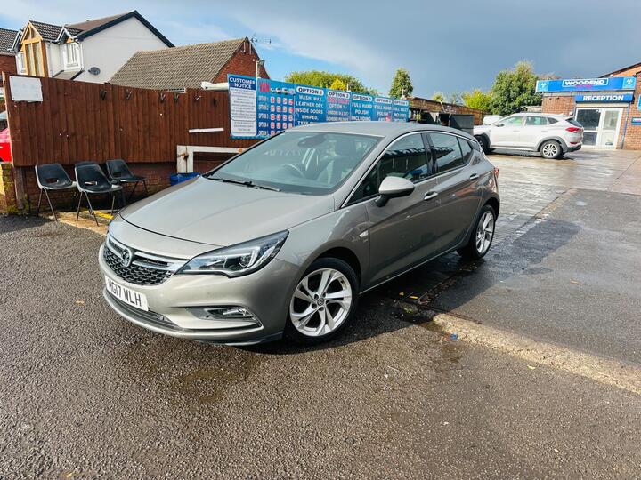 Vauxhall Astra 1.4i SRi Euro 6 5dr Vauxhall Astra 1.4i SRi Euro 6 5dr