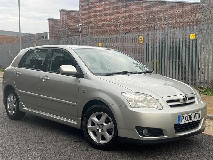 Toyota Corolla 1.6 VVT-i Colour Collection 5dr Toyota Corolla 1.6 VVT-i Colour Collection 5dr