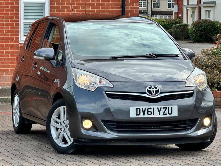 Toyota Verso S 1.33 Dual VVT-i T Spirit Euro 5 5dr