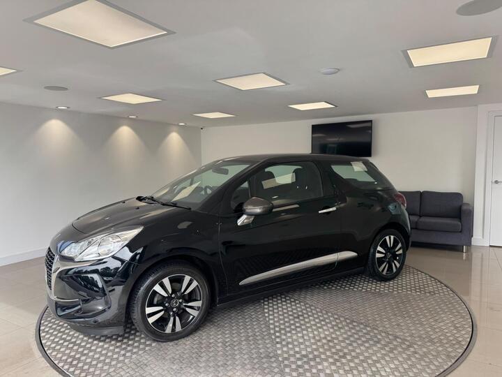 DS AUTOMOBILES DS 3 1.2 PureTech Chic Euro 6 3dr DS AUTOMOBILES DS 3 1.2 PureTech Chic Euro 6 3dr