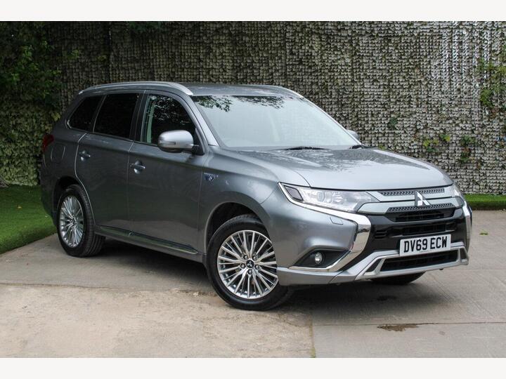 Mitsubishi Outlander 2.4h TwinMotor 13.8kWh Design CVT 4WD Euro 6 (s/s) 5dr