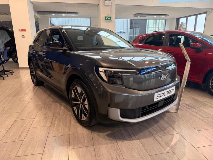 Ford Explorer Standard Range 52kWh Style Auto 5dr
