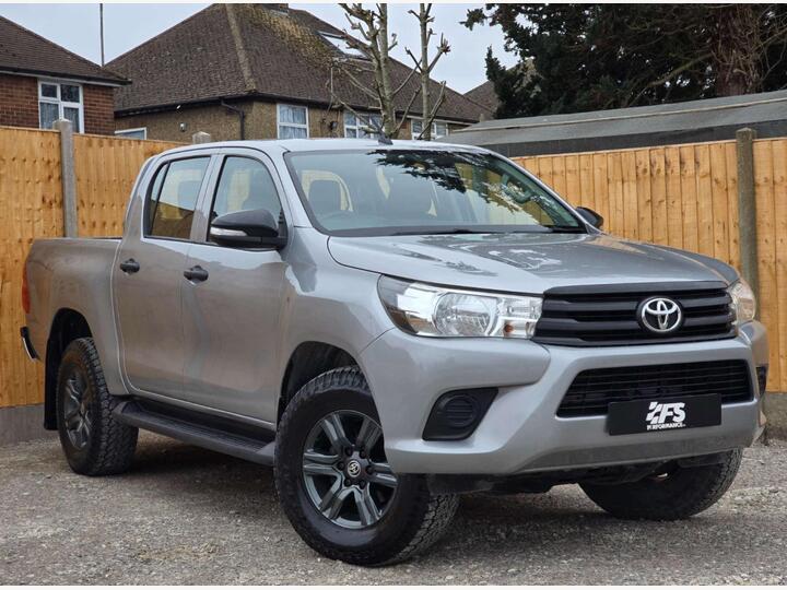 Toyota Hilux 2.4 D-4D Active 4WD Euro 6 4dr (3.5t)