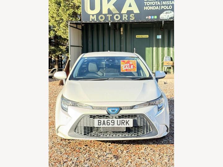 Toyota Corolla 1.8 VVT-h Design CVT Euro 6 (s/s) 4dr