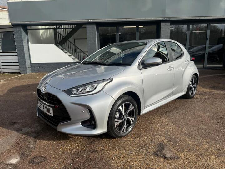 Toyota Yaris 1.5 VVT-h Design E-CVT Euro 6 (s/s) 5dr