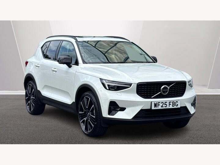 Volvo XC40 2.0 B3 MHEV Ultra Dark DCT Auto Euro 6 (s/s) 5dr