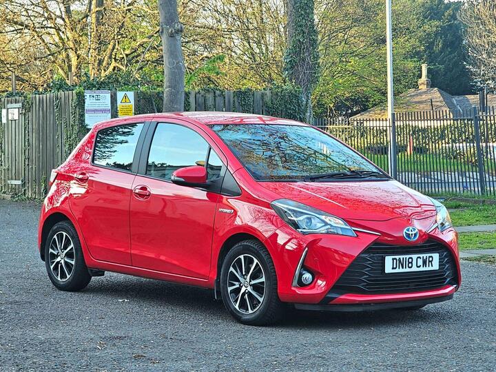 Toyota Yaris 1.5 VVT-h Icon Tech E-CVT Euro 6 (s/s) 5dr