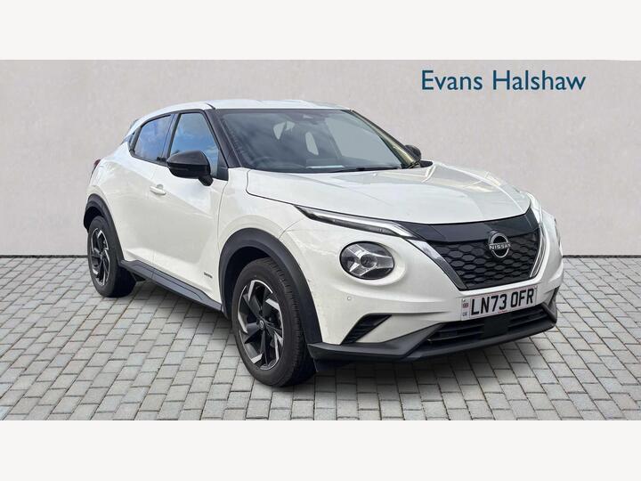Nissan JUKE HATCHBACK 1.6 N-Connecta Auto Euro 6 5dr Nissan JUKE HATCHBACK 1.6 N-Connecta Auto Euro 6 5dr