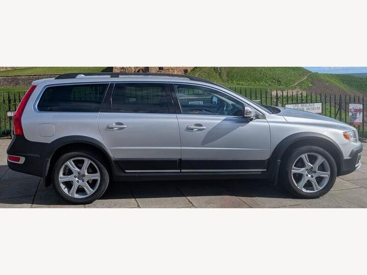 Volvo XC70 2.4 D5 SE Lux Geartronic AWD Euro 5 5dr
