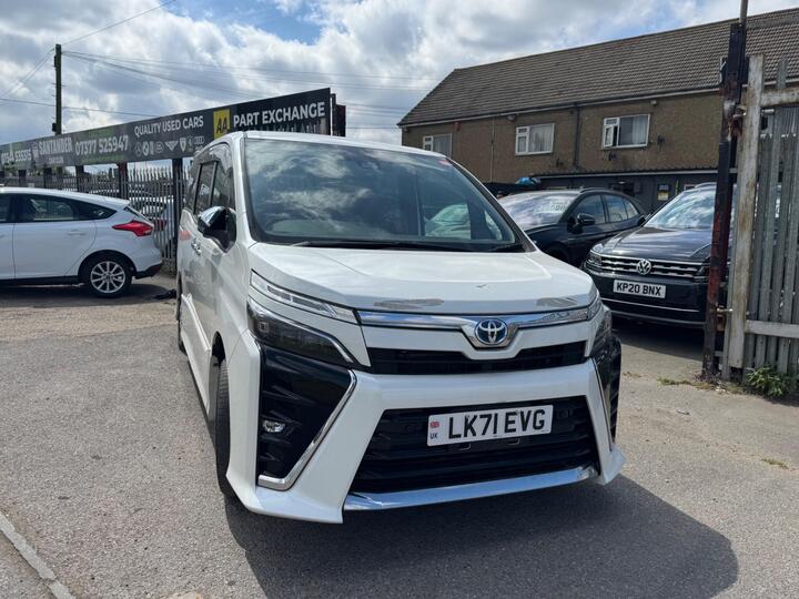 Toyota Voxy Vvti Business Edition