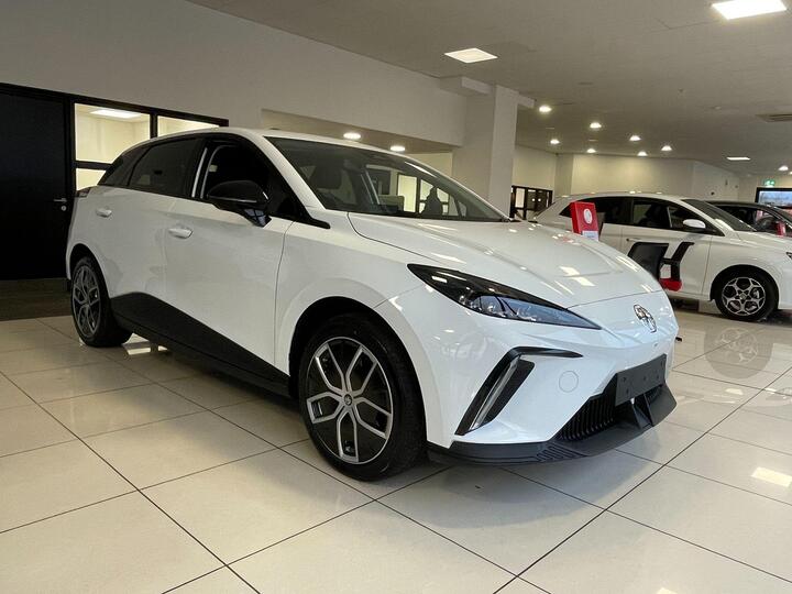 MG MG4 64kWh Trophy Long Range Auto 5dr