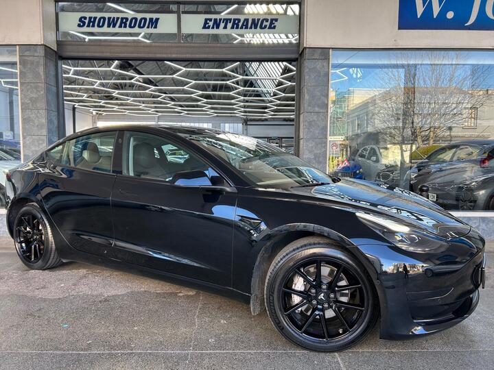 Tesla Model 3 Standard Range Plus Auto RWD 4dr