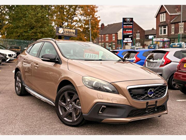 Volvo V40 Cross Country 2.0 T5 Lux Nav Geartronic AWD Euro 6 (s/s) 5dr Volvo V40 Cross Country 2.0 T5 Lux Nav Geartronic AWD Euro 6 (s/s) 5dr