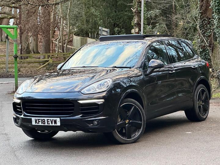 Porsche Cayenne 3.0 TD V6 Platinum Edition TiptronicS 4WD Euro 6 (s/s) 5dr Porsche Cayenne 3.0 TD V6 Platinum Edition TiptronicS 4WD Euro 6 (s/s) 5dr