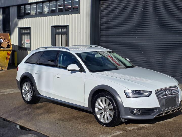 Audi A4 Allroad 2.0 TFSI S Tronic Quattro Euro 6 (s/s) 5dr Audi A4 Allroad 2.0 TFSI S Tronic Quattro Euro 6 (s/s) 5dr