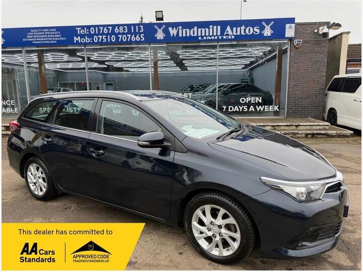 Toyota AURIS 1.2 VVT-i Icon Touring Sports Euro 6 (s/s) 5dr (Safety Sense) Toyota AURIS 1.2 VVT-i Icon Touring Sports Euro 6 (s/s) 5dr (Safety Sense)
