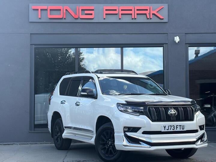 Toyota Land Cruiser 2.8D Invincible Auto 4WD Euro 6 (s/s) 5dr (7 Seat) Toyota Land Cruiser 2.8D Invincible Auto 4WD Euro 6 (s/s) 5dr (7 Seat)