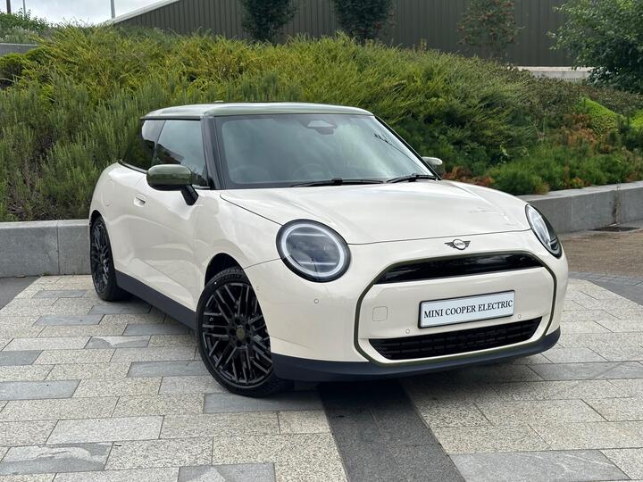 MINI Electric Cooper SE 54.2kWh Paul Smith Edition Auto 3dr