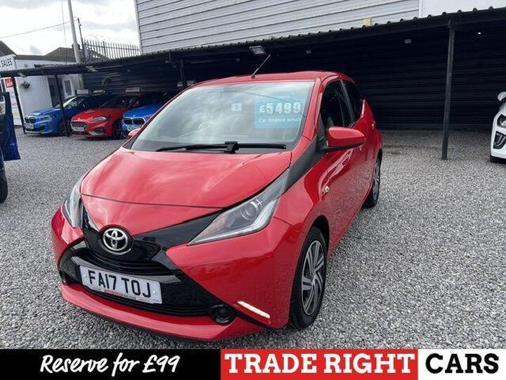 Toyota AYGO 1.0 VVT-i X-play Euro 6 5dr